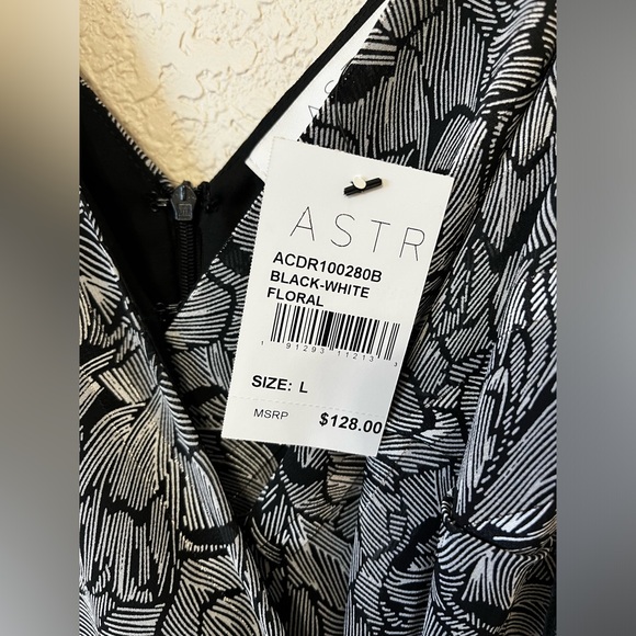*NWT* ASTR The Label black and white gown - Picture 6 of 7